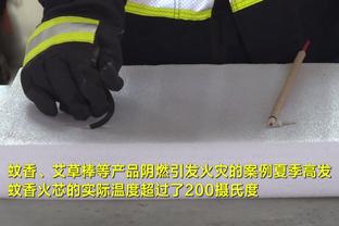 沾沾喜气！死亡封盖+跳投准绝杀率队逆转 乔治赛后送签名篮球